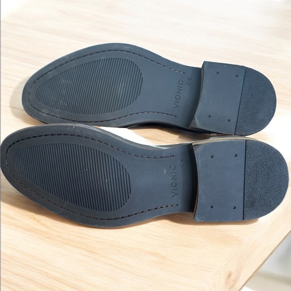 Vionic - Picture 5 of 5